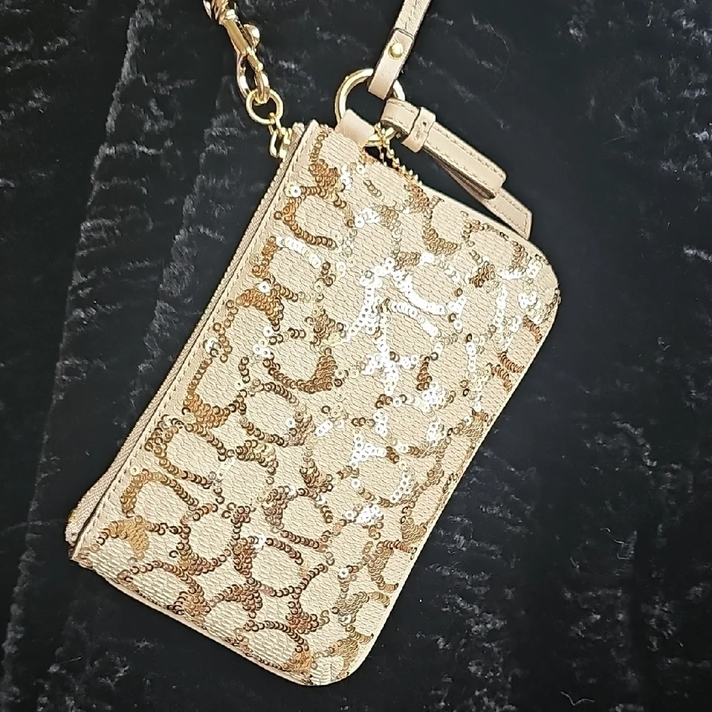 Coach Gold Sequin Wristlet NWT with Signature Monogram With Coach Box✨️✨️✨️ - Picture 10 of 11